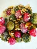 Cereal keto de harina de almendra con matcha