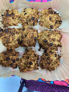 Una foto de Galletas de avena, manzana y chocolate