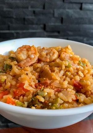 Una foto de Arroz de camarones al vino