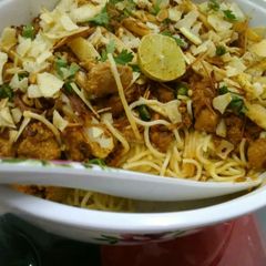 A picture of Curry Khaosay.