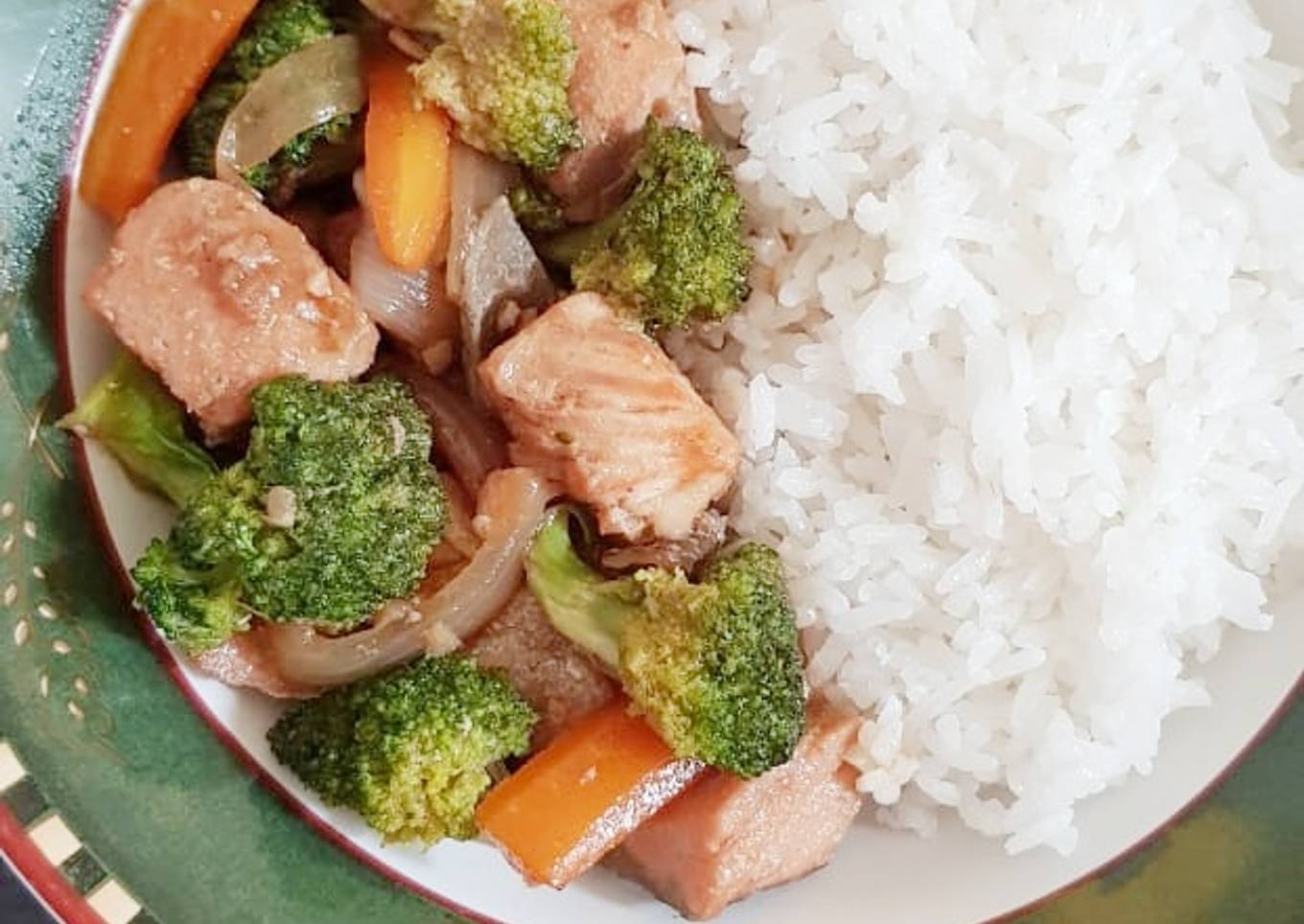 Salmon teriyaki full nutrisi