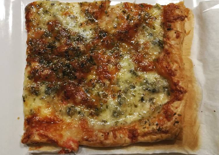 Pizza 4 quesos (hojaldre)