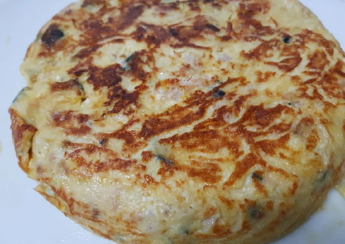 Receta Tortilla de calabacín, atún y queso