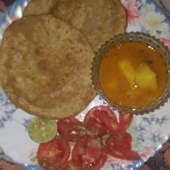 Dum aaloo puri A picture of Dum aaloo puri.