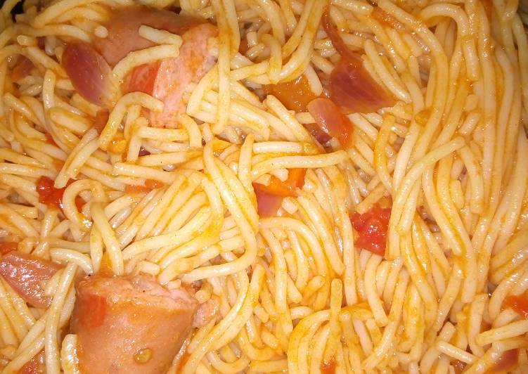 Recipe of Quick Threaded spaghetti hot dog bites in sauce
