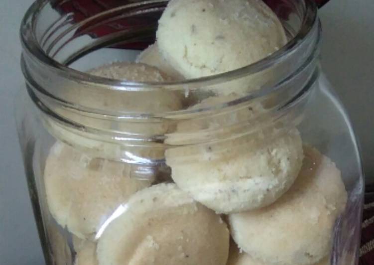 Wheat-almond nankhatai