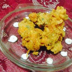 Crispy chicken chunks A picture of Crispy chicken chunks.