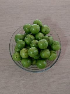 عکسی از دستور گوجه سبز با نعناع و نمک