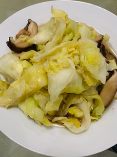 香菇炒高麗菜 的食譜成品照片