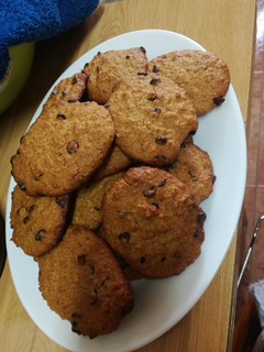 Una foto de Galletas de avena con naranja y chocolate