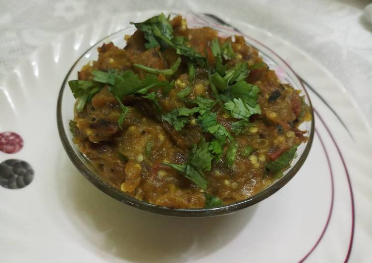 Baingan bharta (smoked eggplant with spices)