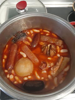 Una foto de Fabada Asturiana