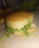 Sándwich caseros de pollo y atún