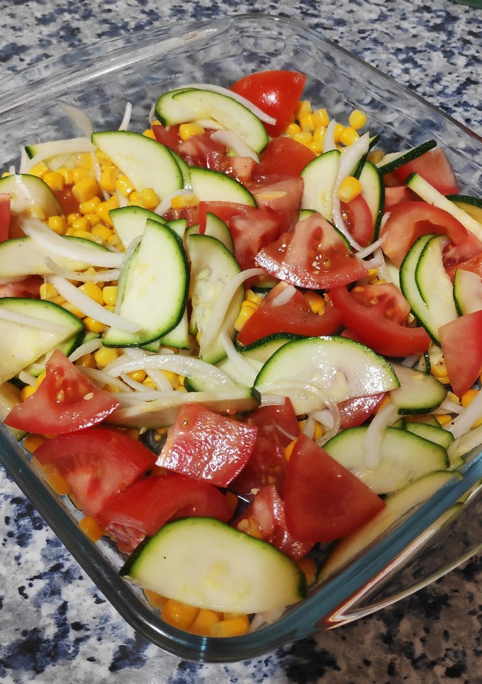 Una foto de Ensalada con calabacín