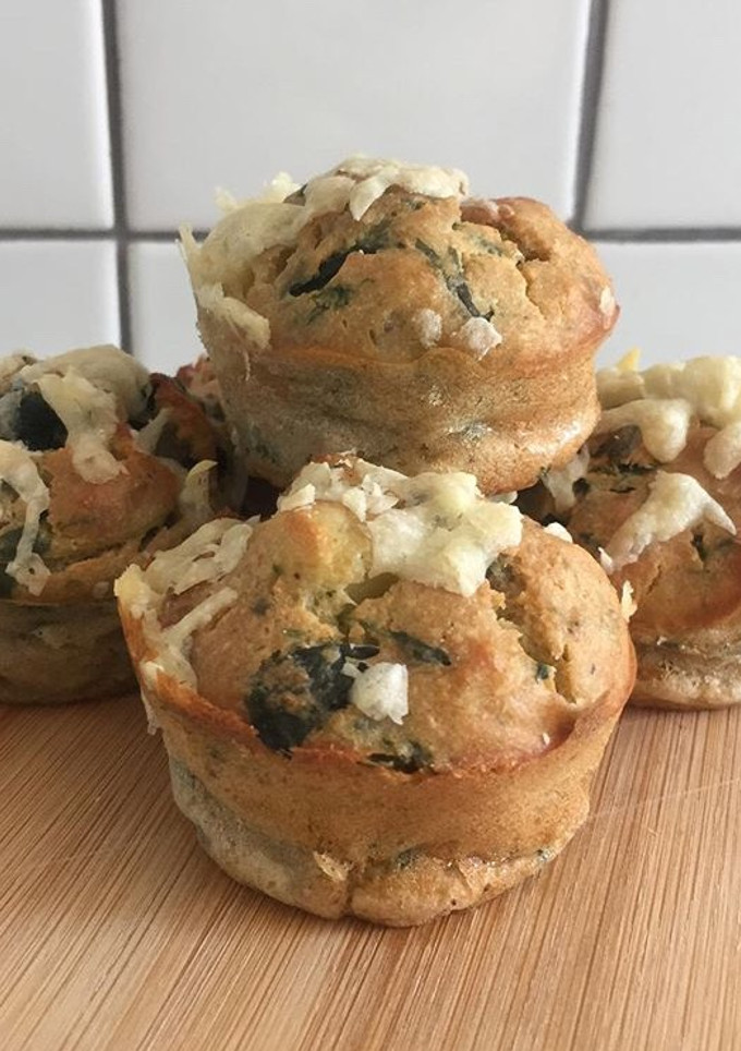 Una foto de Muffins salados de puerros y espinacas