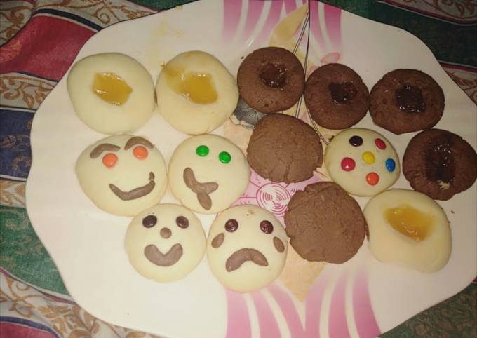 Emoji jam cookies