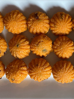 A picture of Bhangi bundina ladoo.