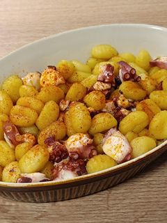 Una foto de Gnocchi con pulpo