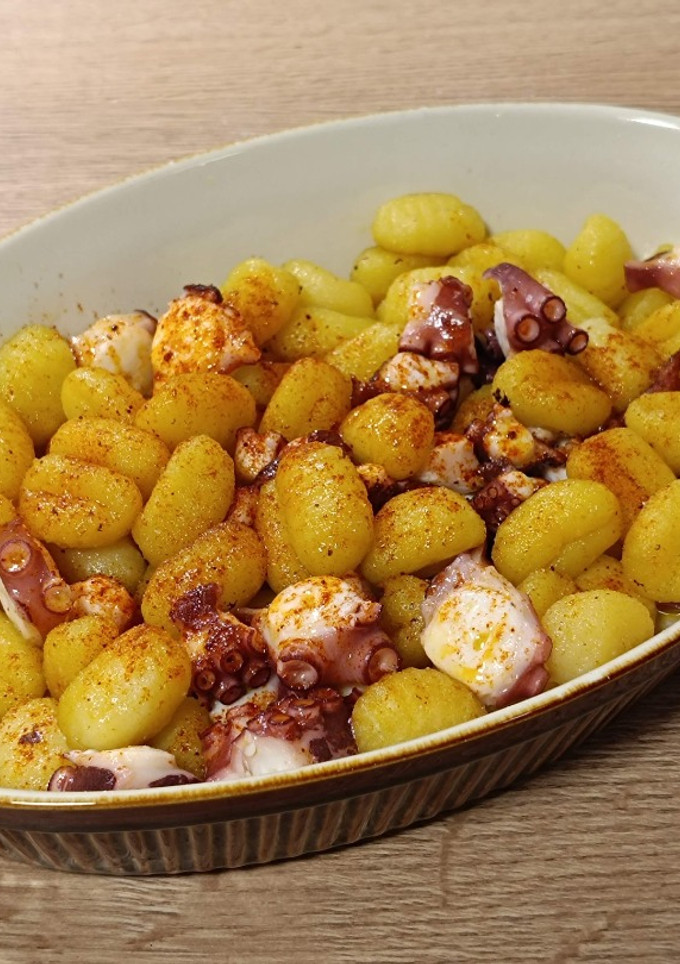 Una foto de Gnocchi con pulpo