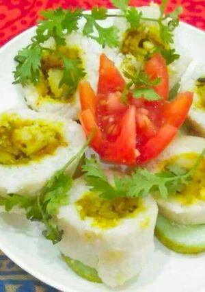 A picture of Chawal ka pitha chatpta.