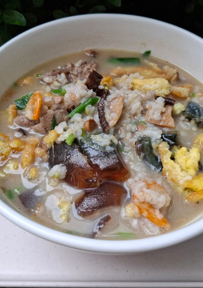 兼顧全家人的營養-芋頭排骨雙蛋粥 的食譜成品照片