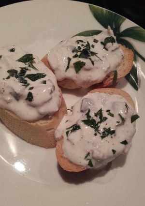 Extra gyors olívás tonhalkrém, pirítósra recept fotója