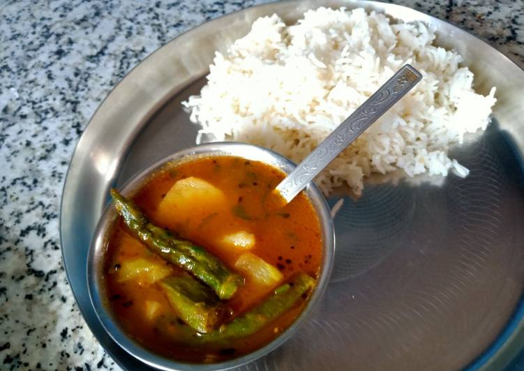 Sindhi kadhi with rice