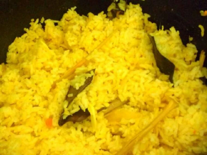 Cara Sederhana Menyiapkan Resep  Nasi kuning sangat simpel yang Menggugah Selera, Bisa Manjain Lidah