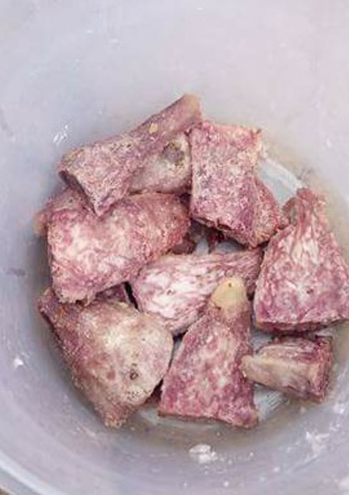 A picture of Boiled Arrow root.
