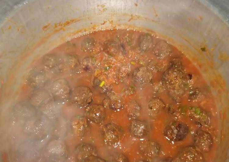 Steps to Prepare Favorite Meatballs in tomato sauce