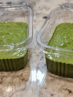 Una foto de Pesto de espinacas y piñones