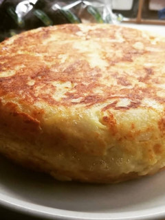 Una foto de Tortilla de patatas con cebolla