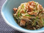 A picture of tuna i peels