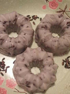 小編廚房~不用魚膠粉的椰汁紫米糕 的食譜成品照片