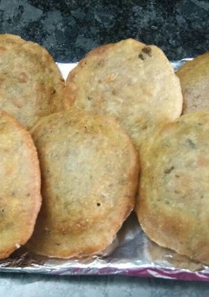 A picture of Urad daal ki kachori.