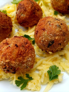 A picture of Raw mango balls.