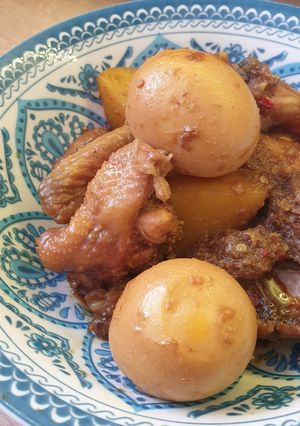 Foto resep Semur Ayam Telur Kentang