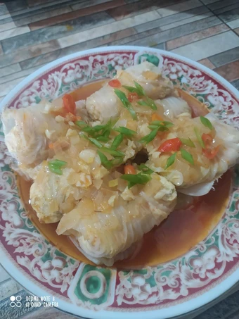 Langkah Gampang Menyiapkan Resep Sawi gulung isi tahu dengan saus pedas manis yang Enak Banget Anti Ribet, Lezat Sekali