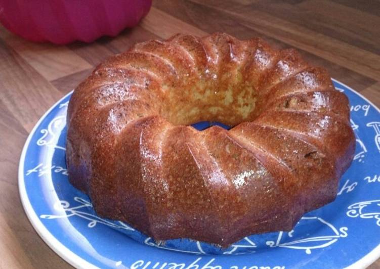 Bizcocho esponjoso sin gluten-sin lactosa de plátano con nueces