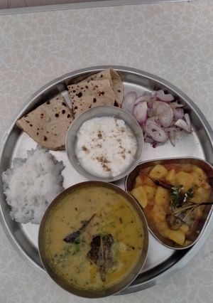 ગુજરાતી જમણ રેસીપી મુખ્ય ફોટો