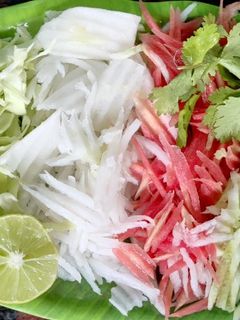 मूली लच्छा सलाद (mooli lachha salad recipe in Hindi) रेसिपी मुख्य फोटो
