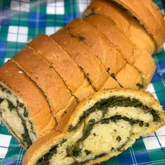 A picture of 🍞 Spinach stuffed bread 🍞.