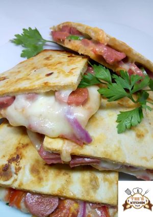 A picture of Pizzadilla.