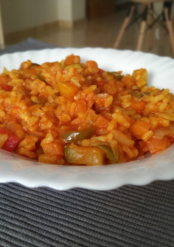 Una foto de Arroz con pisto al estilo maltés