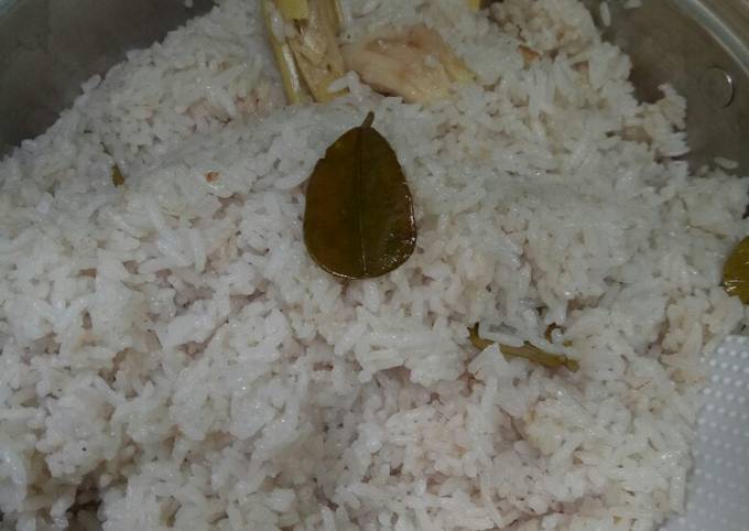 Nasi uduk simpel wangi enak lemak