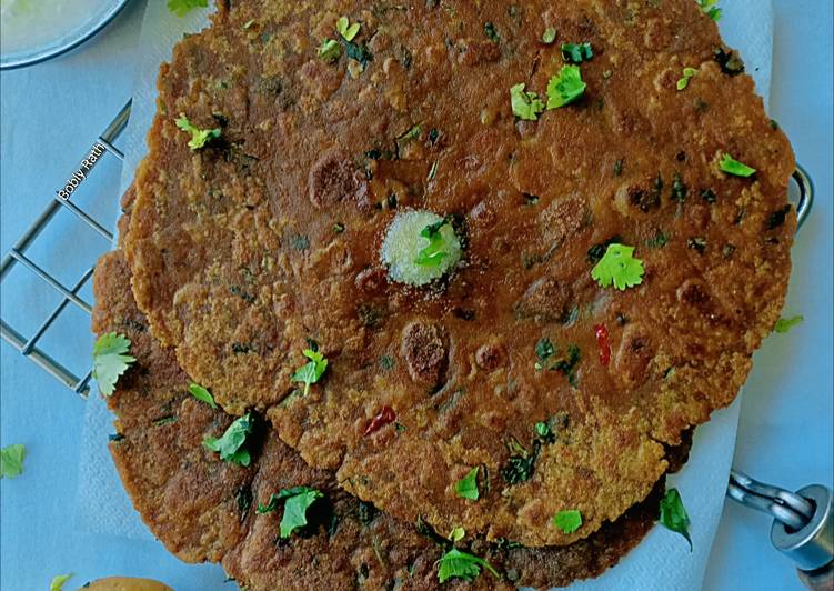 Recipe: Yummy Rajgira paneer paratha