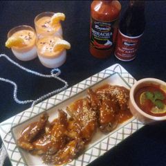 A picture of Sriracha wings.
