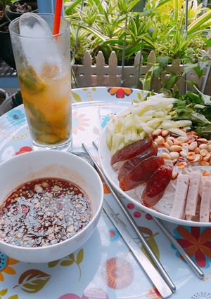 Hình của món Bún chả giò.