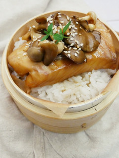 零難度「蒲燒菇菇鯛魚飯」鹹甜鹹甜好下飯。 的食譜成品照片