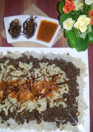 A picture of Kushari (Egyptian khitchri).